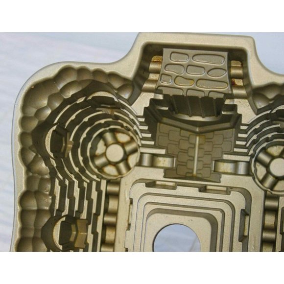 NordicWare Bundt Cake Pan Castle Beach King Queen 10-cup Cast Iron Mold Baking - Picture 7 of 7